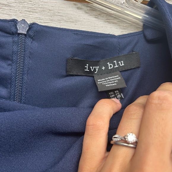 Chic Blue Midi Sheath Dress with Cowl Neck Short Sleeves - Picture 2 of 7